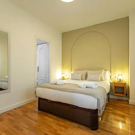 Apartment Triana Deluxe By Valcambre